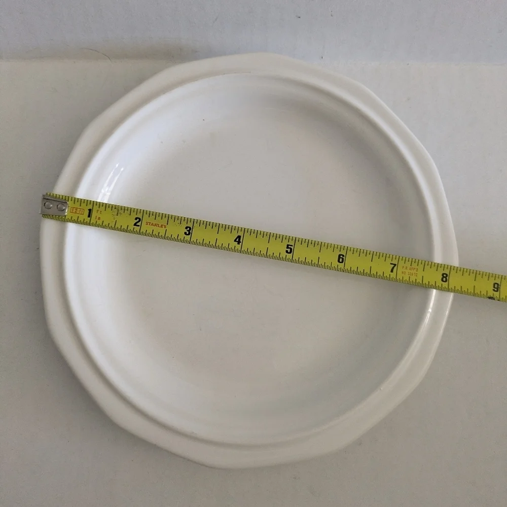 Vintage Heritage White Plate by Pfaltzgraff